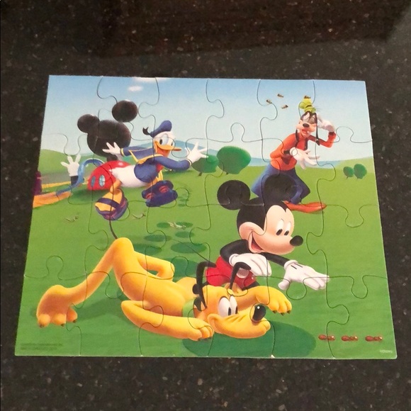 Disney Mickey Mouse clubhouse puzzle - Picture 3 of 3